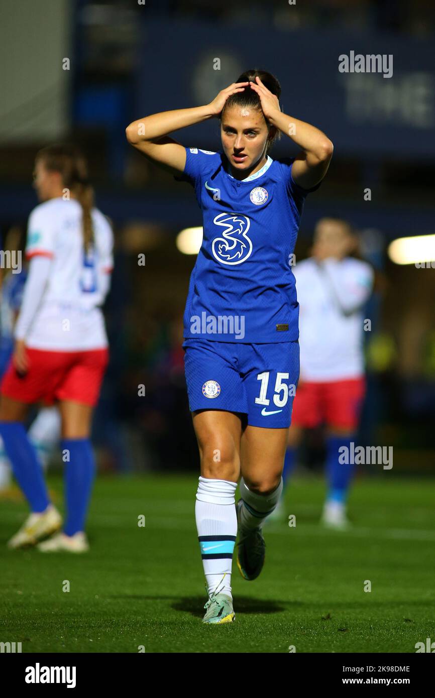 Londra, Regno Unito. 26th Ott 2022. Londra, Inghilterra, 26th 2022 dicembre: Eve Perisset (15 Chelsea) durante la UEFA Womens Champions League Group Una partita tra Chelsea e Vlllaznia a Kingsmeadow, Londra, Inghilterra. PS (Pedro Soares/SPP) credito: SPP Sport Press Foto. /Alamy Live News Foto Stock
