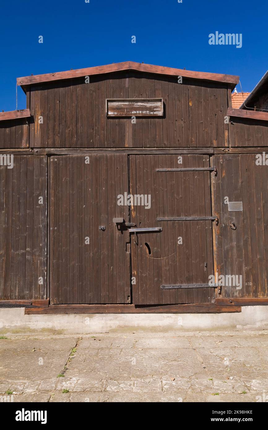 Edificio in legno all'interno dell'ex campo di concentramento nazista di Auschwitz i, Polonia. Foto Stock