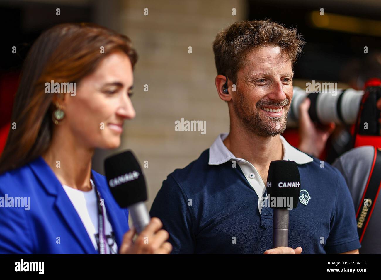 AUSTIN, TEXAS, USA SU 23. OTTOBRE 2022; ex pilota F1, ora Indycar driver e Canal of France commentatore Romain GROSJEAN di Francia, visto durante il Gran Premio F1 ad Austin, TEXAS, USA 2022, circuito delle Americhe, US F1 GP, Formel 1, Formule 1 - Gran Premio di Formula uno il 23 ottobre ad Austin, Texas - immagine a pagamento - Foto Credit: © Jun QIAN /ATP images Credit: SPP Sport Press Photo. /Alamy Live News Foto Stock