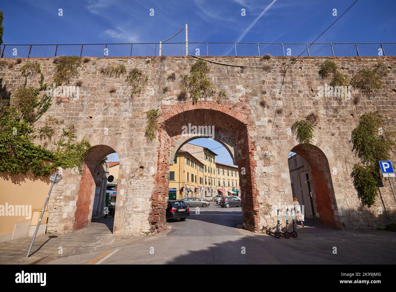 Pisa, Toscana, Italia, mura storiche della città Foto Stock