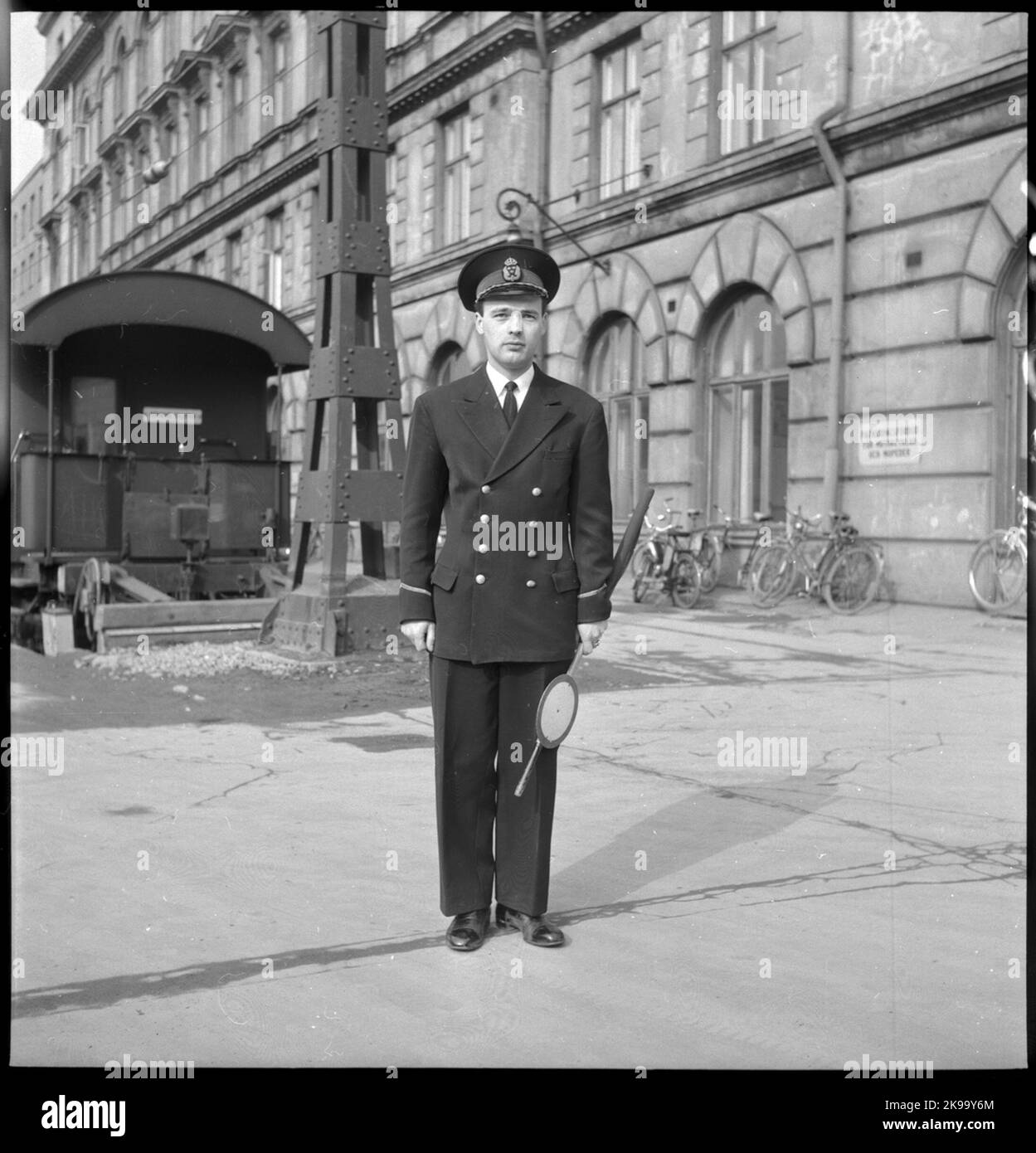 Allenati più chiaramente con la barra di segnale, uniforme scura. Foto Stock