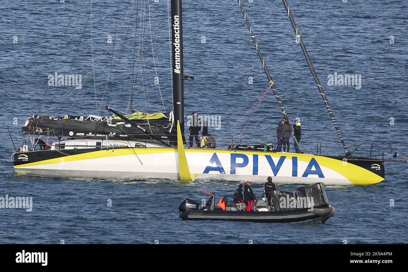 IMOCA APIVIA Skipper Charlie Dalin durante la Route du Rhum-destinazione Guadalupa 2022, corsa transatlantica solista, Saint-Malo - Guadalupa (6.562 chilometri) il 26 ottobre 2022 a Saint-Malo, Francia - Foto Laurent Lairys / DPPI Foto Stock