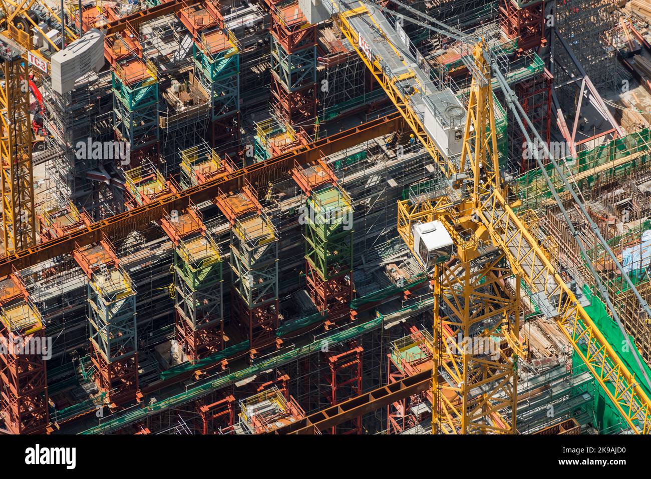 Veduta aerea del museo M+ della cultura visiva, nel quartiere culturale di Kowloon ad ovest, Hong Kong, in costruzione nel 2017 Foto Stock