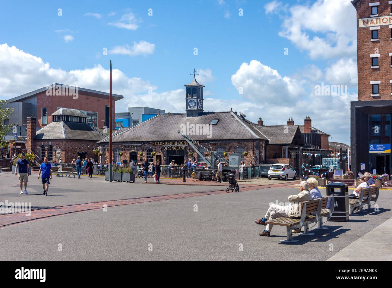 The Lord High Constable of England Pub (Wetherspoon), The Docks, Gloucester Docks, Gloucester, Gloucestershire, Inghilterra, Regno Unito Foto Stock