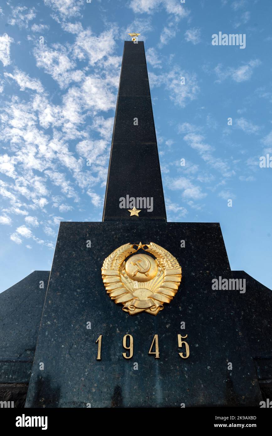 Banska Bystrica, Slovacchia - 5 ottobre 2022: Memoriale degli eroi dell'esercito sovietico e rumeno della seconda guerra mondiale Foto Stock