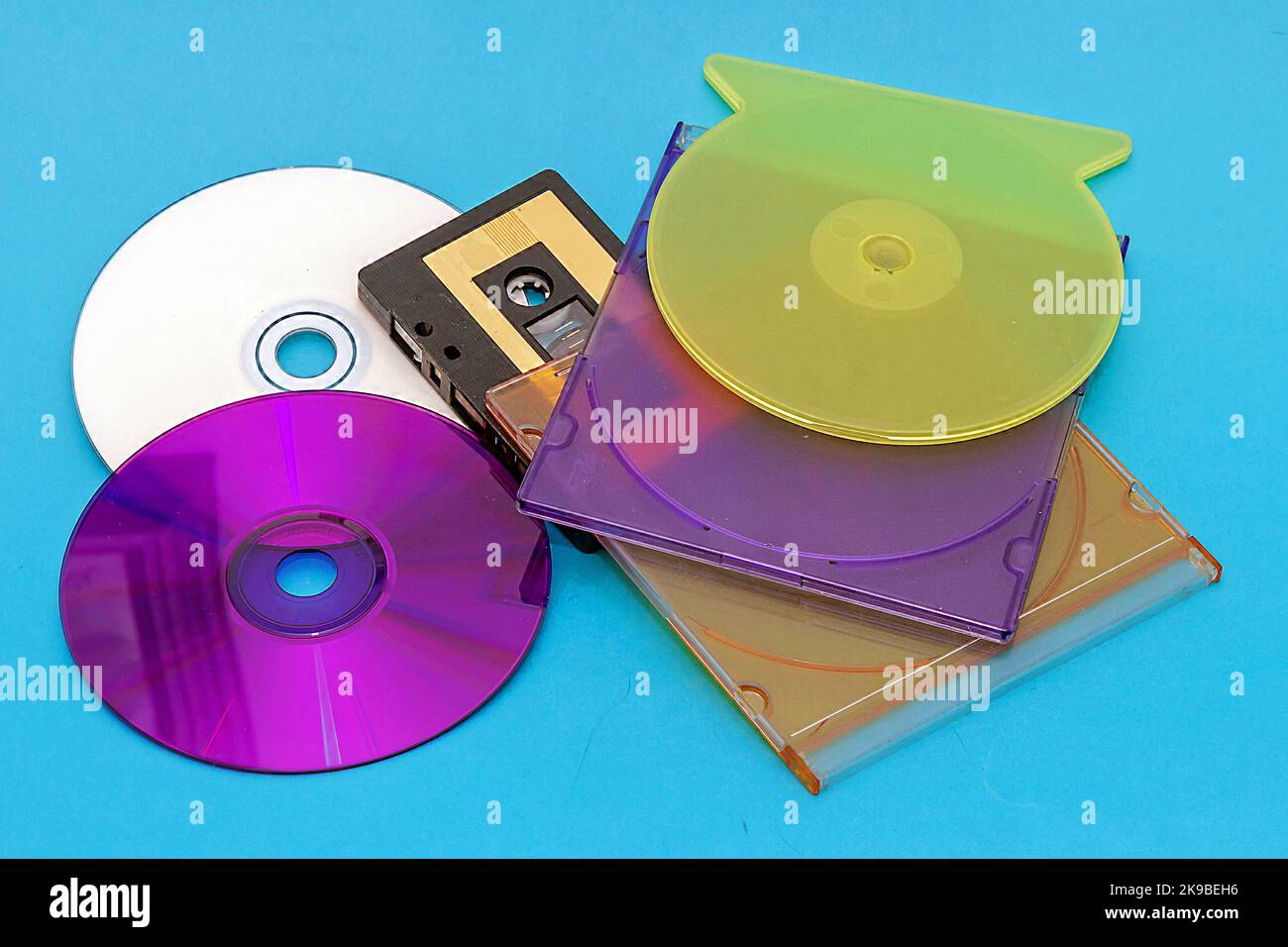 La musica retrò registra le cassette audio e i compact disc Foto Stock