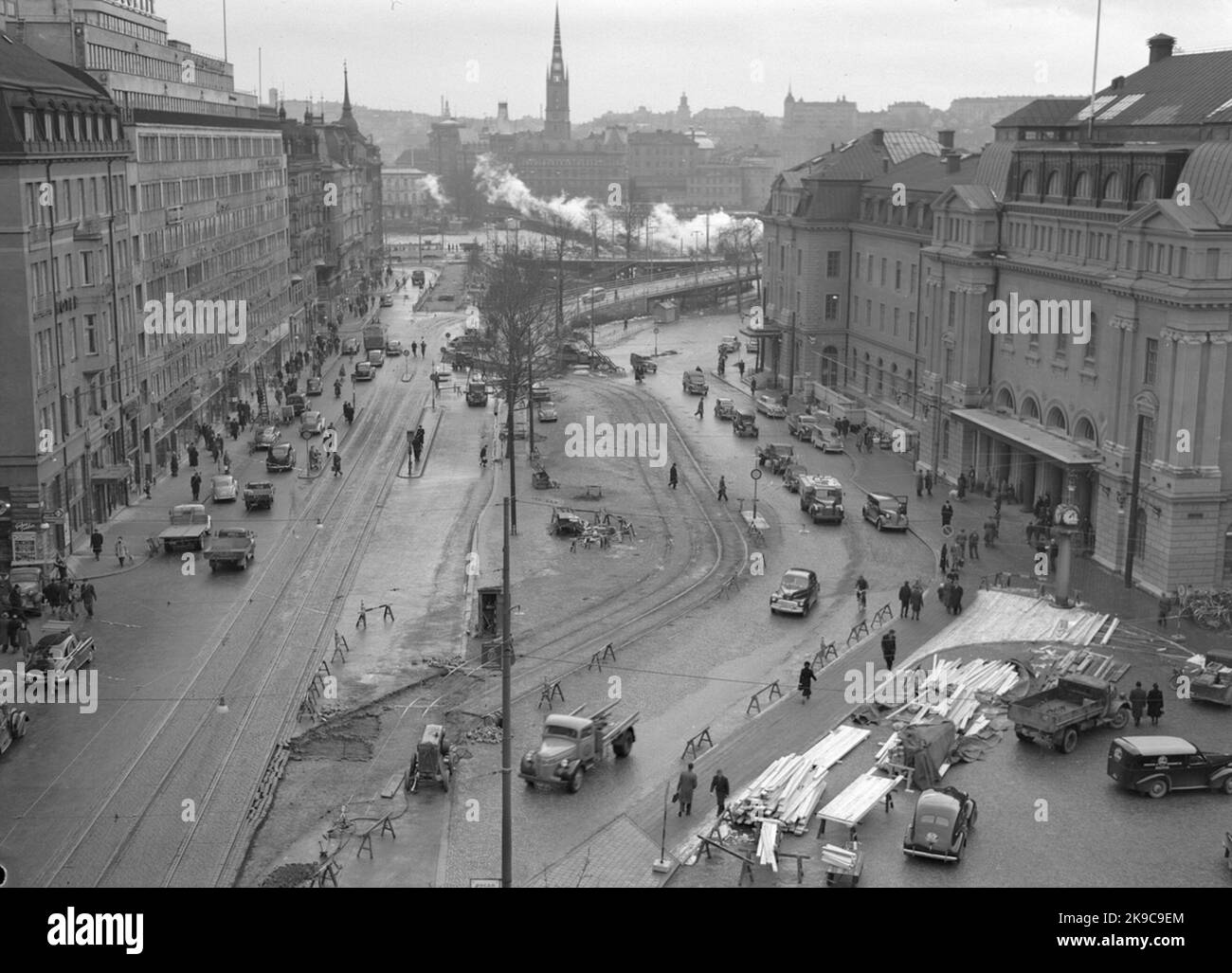 Vasagatan con il piano Centrale e la Stazione Centrale. Al cambio del traffico per l'edificio della metropolitana il 7 gennaio 1952. Foto Stock