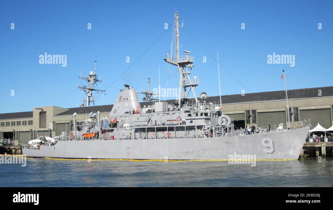 USS Pioneer (MCM-9), una nave da miniera di classe Avenger che contromisura la Marina degli Stati Uniti Foto Stock