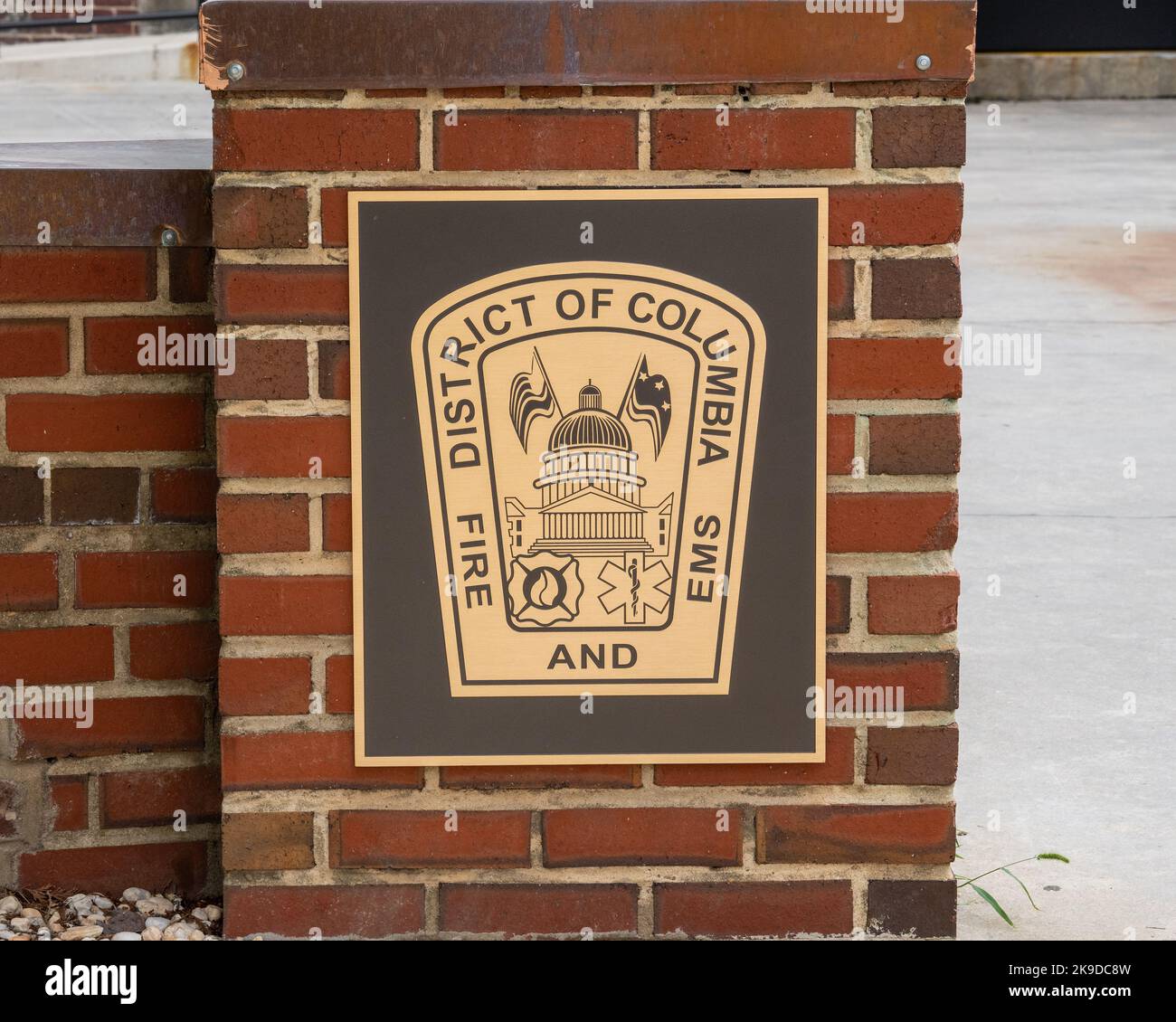 Washington, DC - 8 settembre 2022: Cartello con il logo per il District of Columbia Fire and EMS Foto Stock