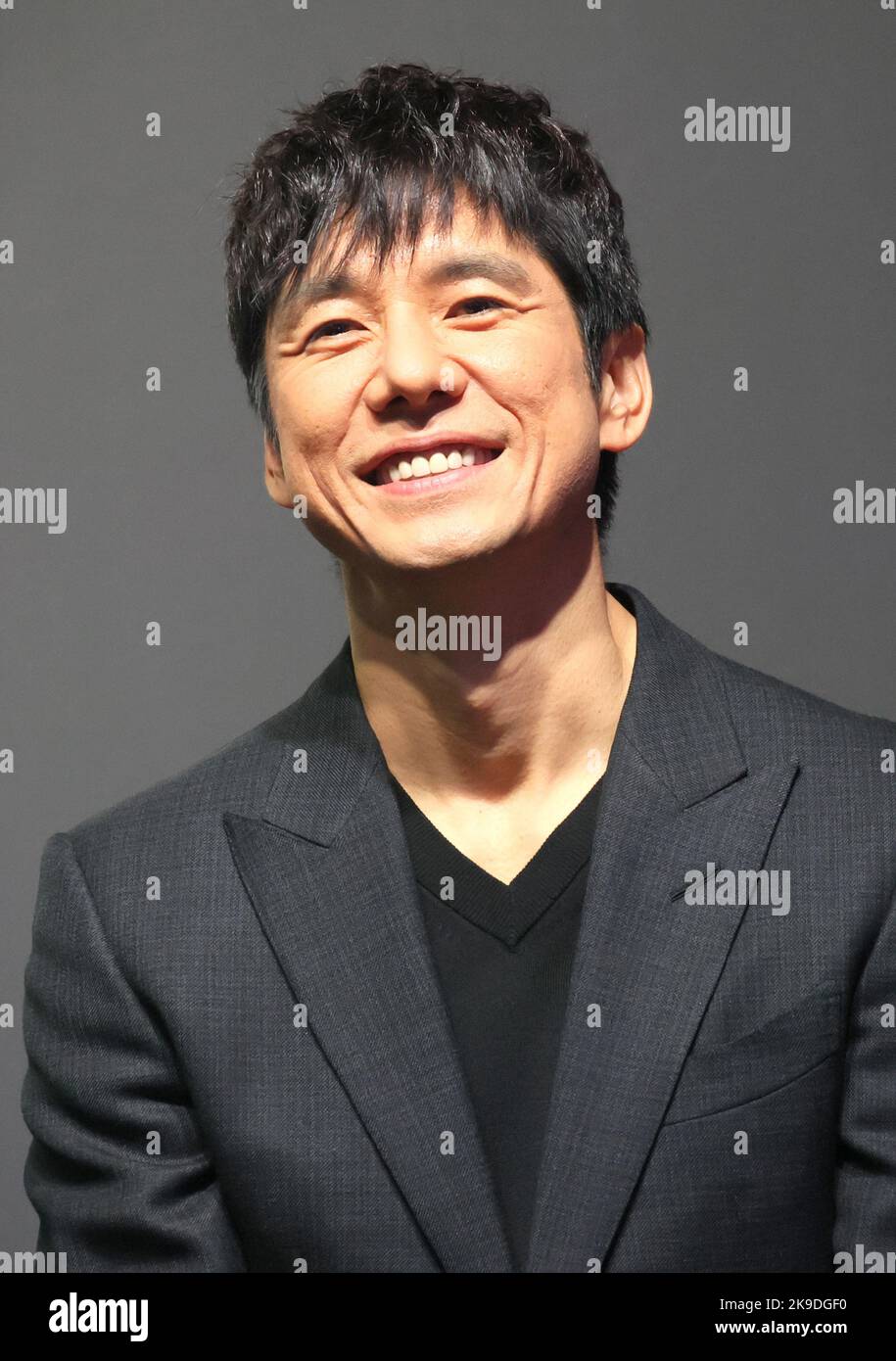 Tokyo, Giappone. 27th Ott 2022. L'attore giapponese Hidetoshi Nishijima parla mentre assiste ad una presentazione della nuova cinghia di trasformazione ha valutato 44.000 yen prodotta dal produttore giapponese di giocattoli Bandai a Tokyo il giovedì 27 ottobre 2022. Nishijima si esibisce in un film web 'Kamen Rider Black Sun' che sarà distribuito da ottobre 28. Credit: Yoshio Tsunoda/AFLO/Alamy Live News Foto Stock