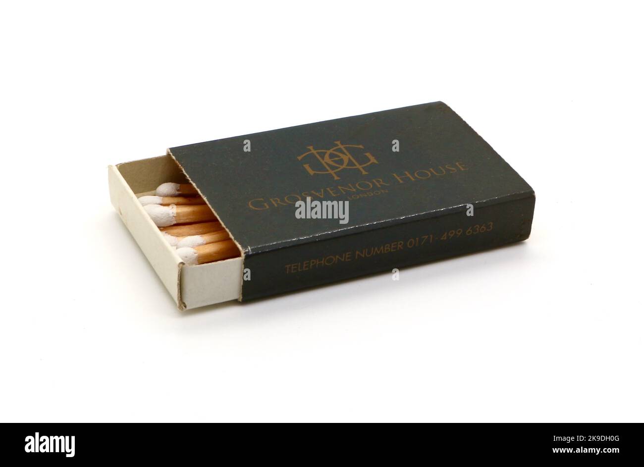 Scatola aperta di partite dal Grosvenor House Hotel e ristorante Park Lane Londra Inghilterra Regno Unito su sfondo bianco Foto Stock