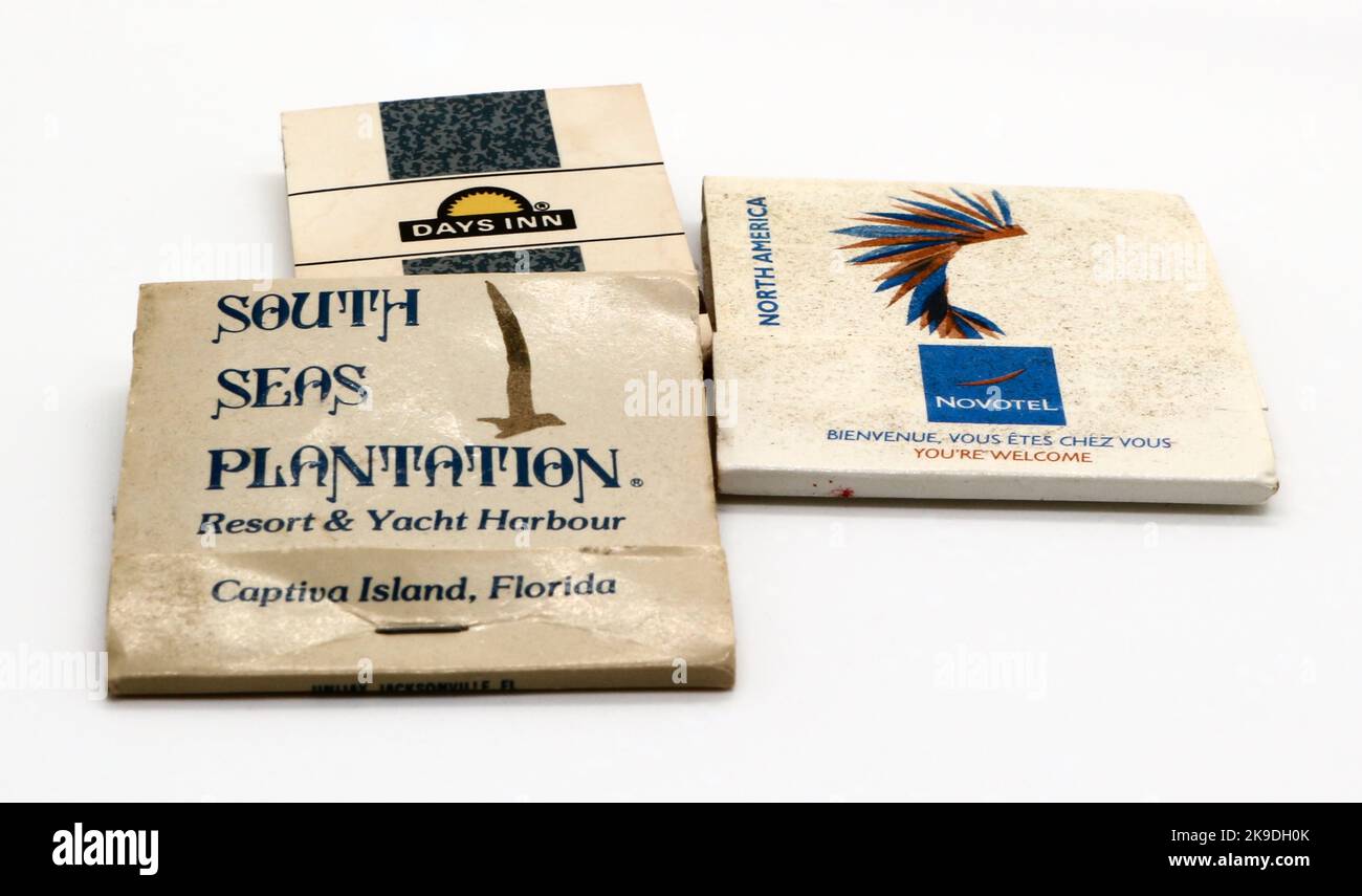 Vecchi matchbooks degli hotel Novotel South Seas Plantation Captiva Island Florida e degli hotel Days Inn negli Stati Uniti su sfondo bianco Foto Stock