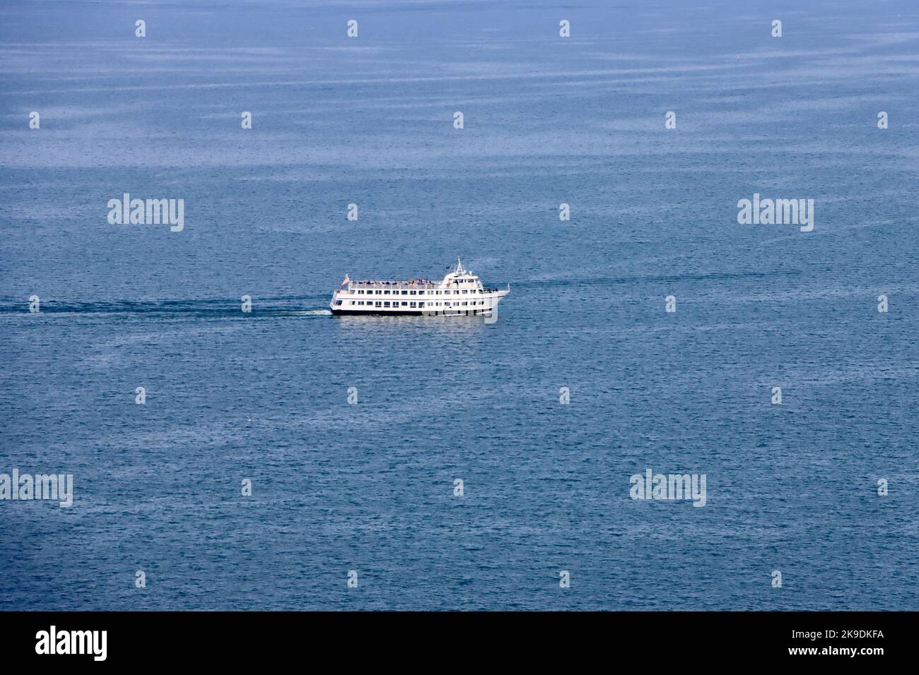 Nautica Queen Clevelands Dining Cruise nave lontano fuori sul lago Erie al di fuori della costa dell'Ohio Foto Stock