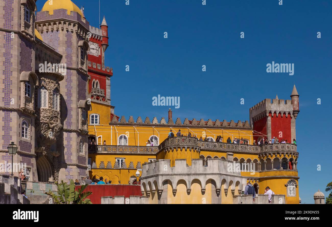 Persone nel Palácio da pena, Sintra, Portogallo Foto Stock