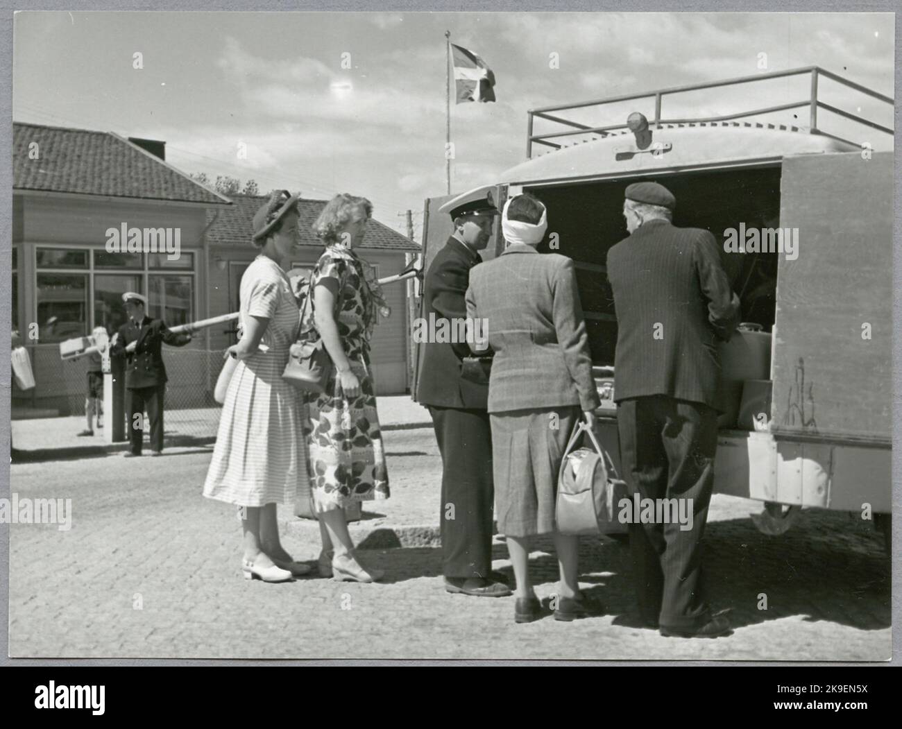 Visita dei bagagli alla stazione doganale di Svinesund. Foto Stock