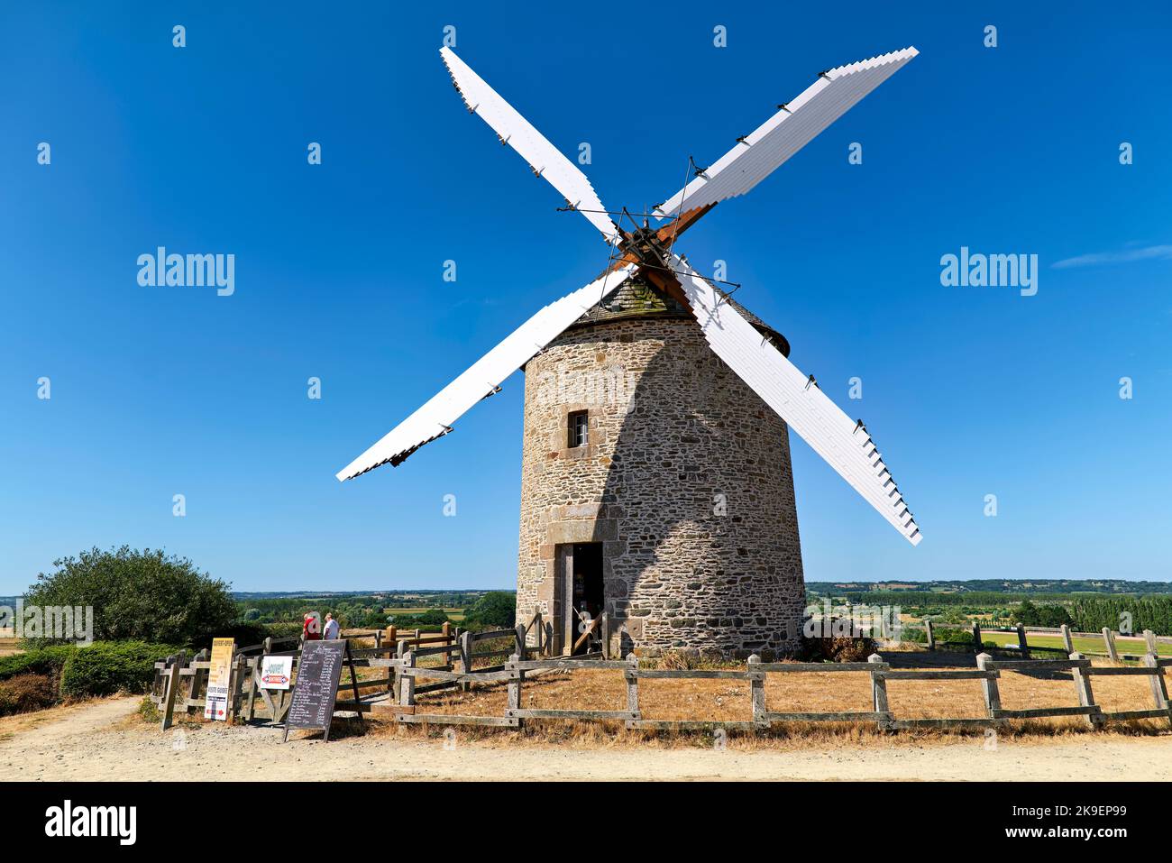 Pontorson Normandia Francia. Moulin de Moidrey (mulino a vento di Moidrey) Foto Stock