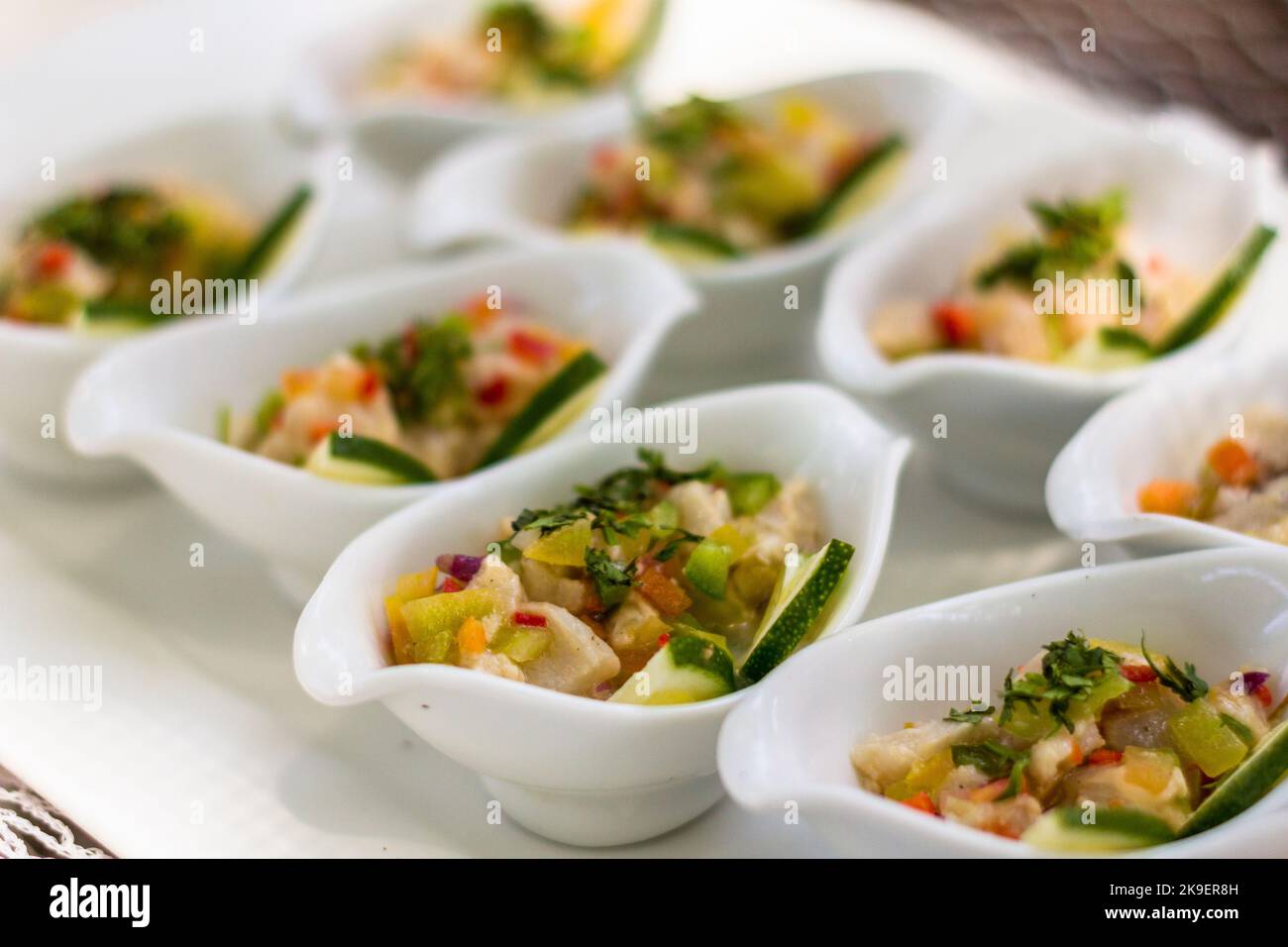Bocconcini di insalata ceviche presso un buffet dell'hotel a Cebu, Filippine Foto Stock