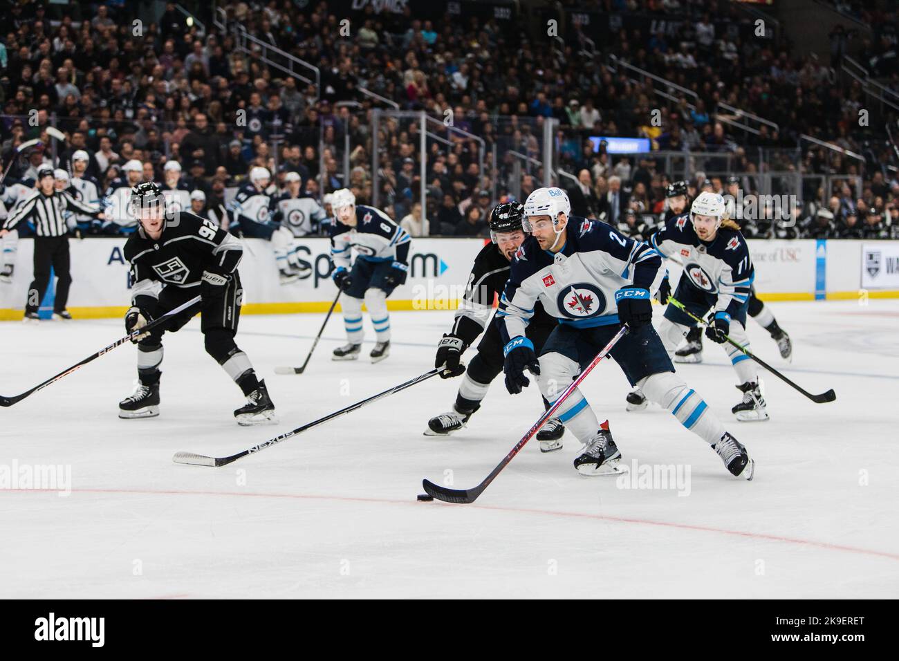 Los Angeles, California, Stati Uniti. 27th Ott 2022. DYLAN DEMELO dei Winnipeg Jets della NHL si mette in rete durante una partita contro i Los Angeles Kings alla Crypto.com Arena di Los Angeles, California il 25 ottobre 2022 (Credit Image: © Alex Cave/ZUMA Press Wire) Credit: ZUMA Press, Inc./Alamy Live News Foto Stock