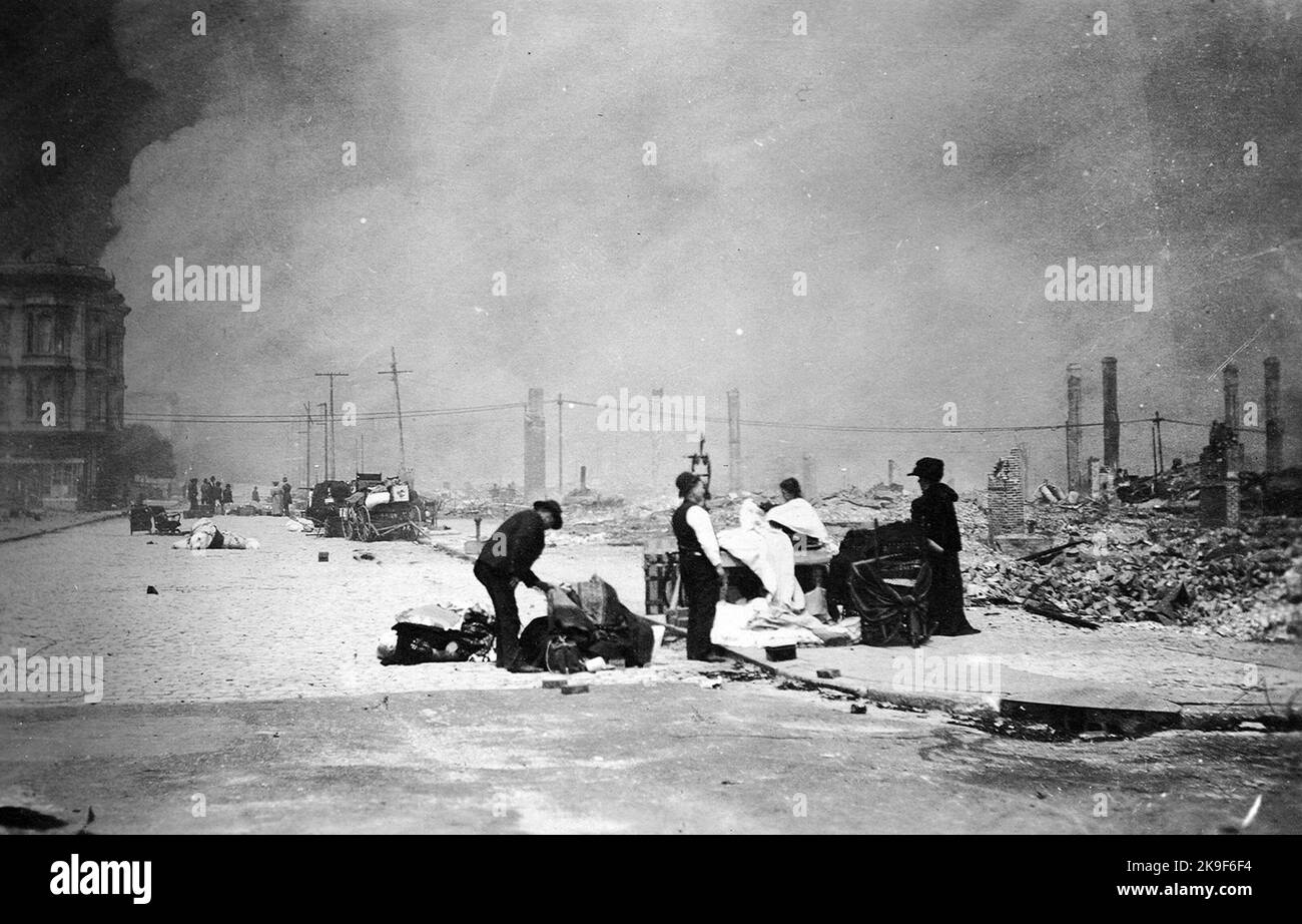 George R. Lawrence - Vista a nord-est dal Municipio che mostra danni enormi a San Francisco. 1:00, 19 aprile 1906. Foto Stock