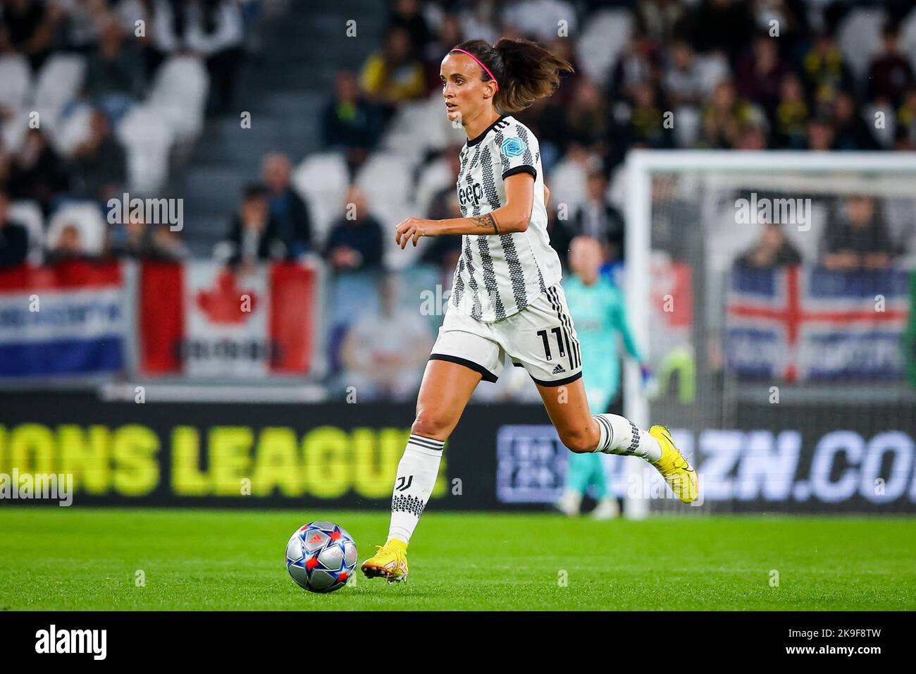 Torino, Italia. 27th Ott 2022. Barbara Bonansea del Juventus Women FC in azione durante la partita di calcio UEFA Women's Champions League 2022/23 - Gruppo C tra Juventus FC e Olympique Lyonnais allo stadio Allianz. Punteggio finale; Juventus 1:1 Lione. Credit: SOPA Images Limited/Alamy Live News Foto Stock