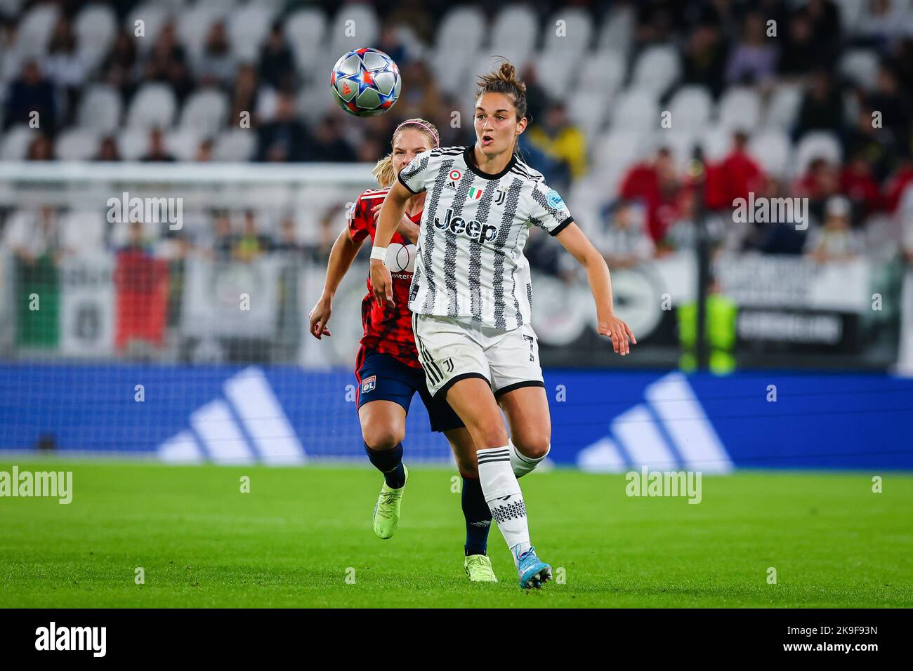 Torino, Italia. 27th Ott 2022. Martina Lenzini del Juventus Women FC in azione durante la partita di calcio UEFA Women's Champions League 2022/23 - Gruppo C tra Juventus FC e Olympique Lyonnais allo stadio Allianz. Punteggio finale; Juventus 1:1 Lione. Credit: SOPA Images Limited/Alamy Live News Foto Stock