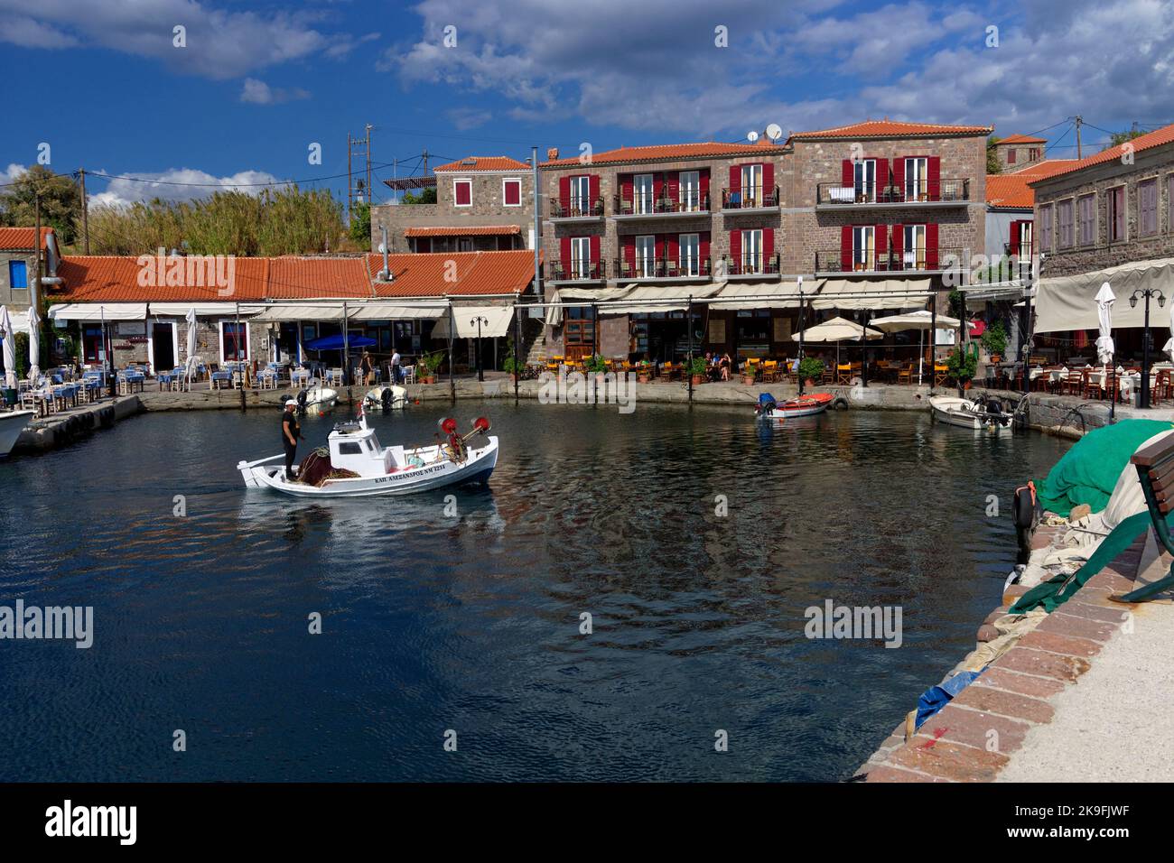 Porto di Molyvos, Molyvos o Mithimna, Lesbos, Isole dell'Egeo settentrionale, Grecia. Foto Stock