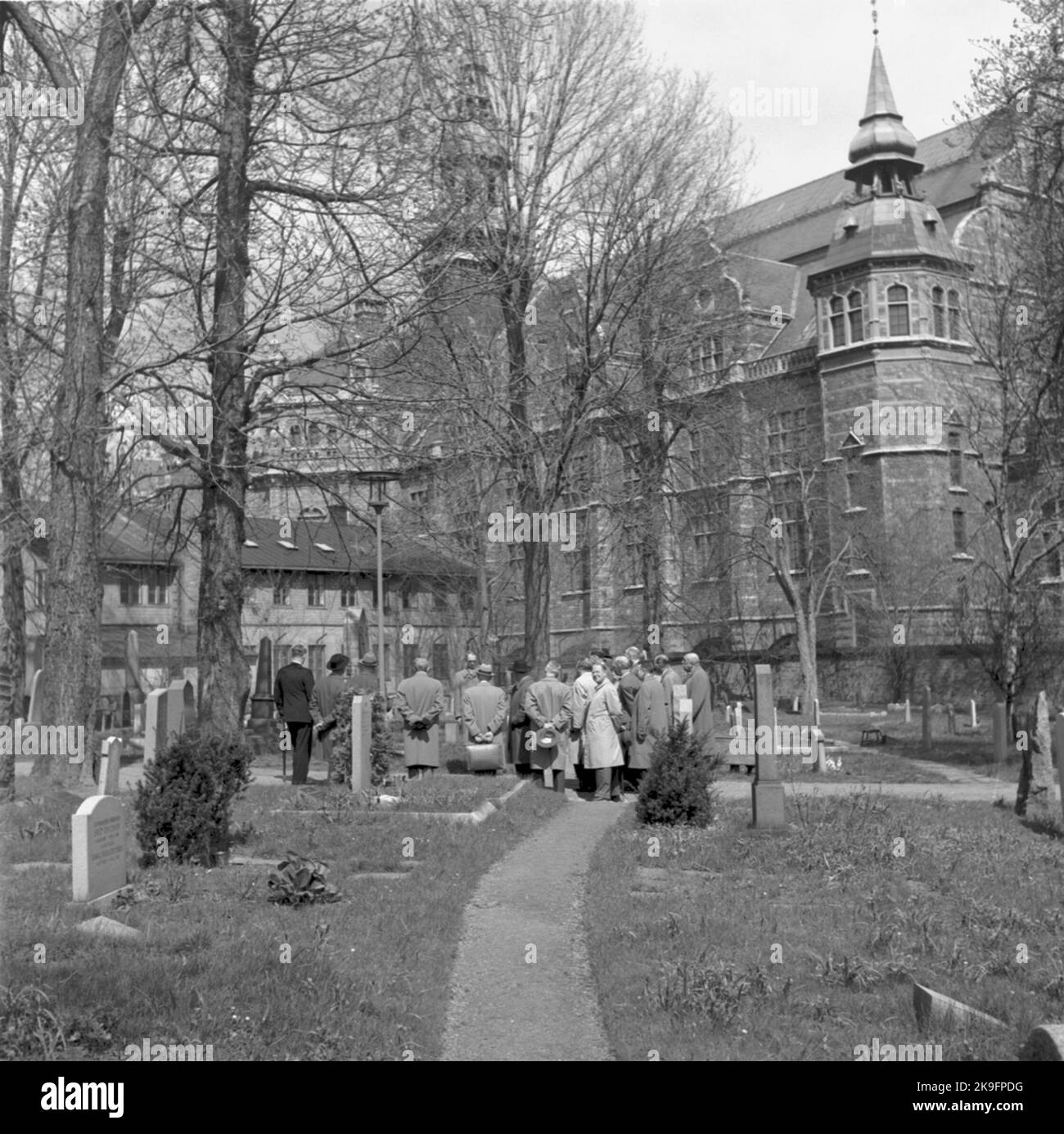 Disposizione della corona a Galärvarvskyrkogården, Stoccolma. Museo nordico sullo sfondo. Foto Stock