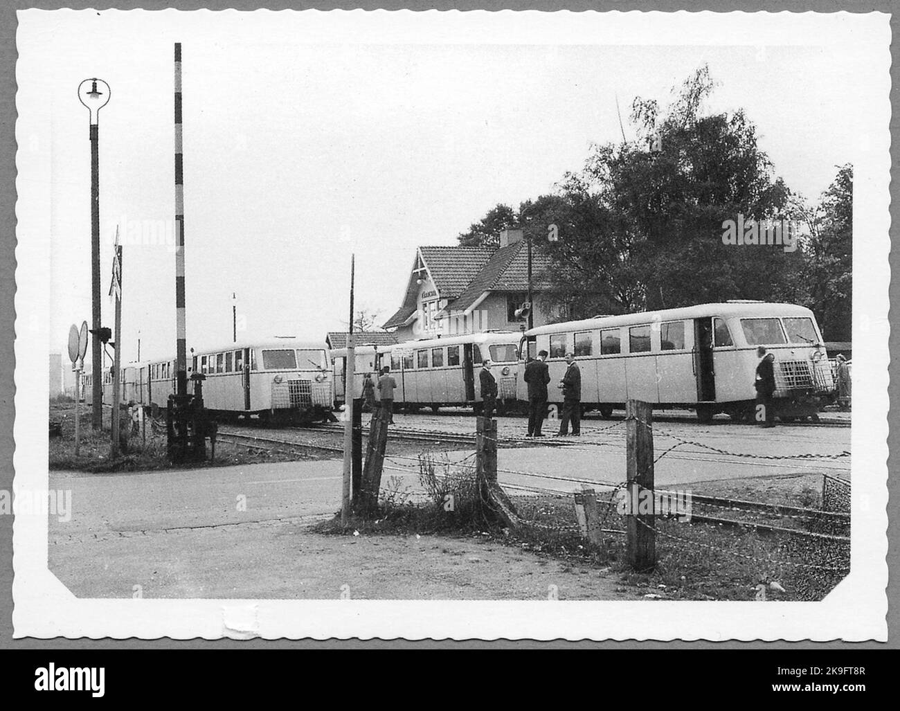 Auto a motore alla stazione di Färjestaden. Linee ferroviarie di Statebns, SJ Y01P. Foto Stock