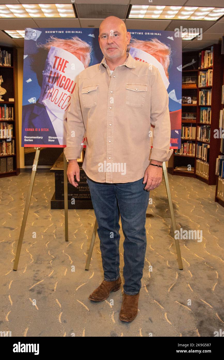 Washington, Stati Uniti d'America. 27th Ott 2022. Steve Schmidt, co-fondatore del Lincoln Project, si presenta per una foto durante la proiezione DC delle docuseries di Showtime 'THE LINCOLN PROJECT' al Navy Memorial di Washington, DC, il 27th ottobre 2022. (Foto di Kris Connor/Sipa USA) Credit: Sipa USA/Alamy Live News Foto Stock