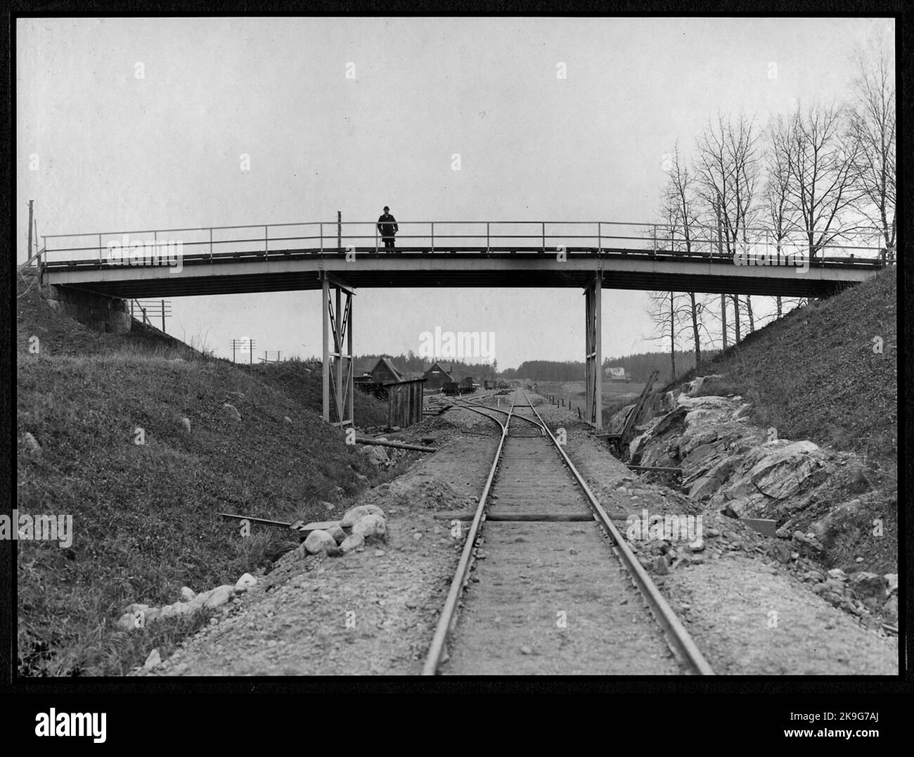 Ponte stradale ad est di Tystberga a 37.246 chilometri. La linea di Stato Järna - Norrköping. Foto Stock