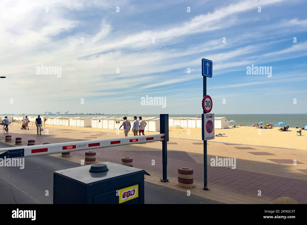 Vista POV delle persone che si appendono fuori Foto Stock