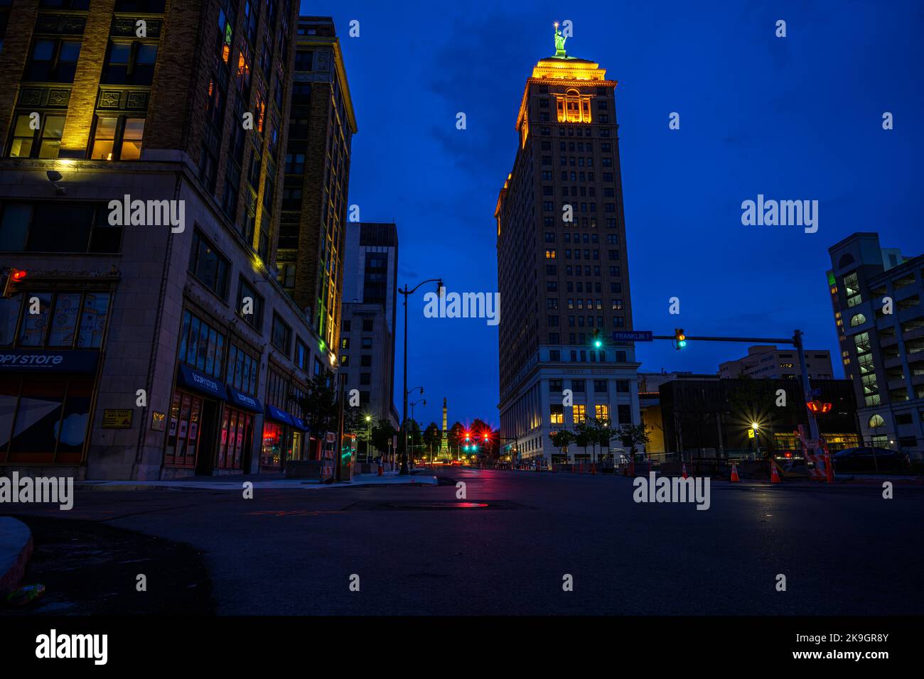 Centro di Buffalo dopo il tramonto Foto Stock
