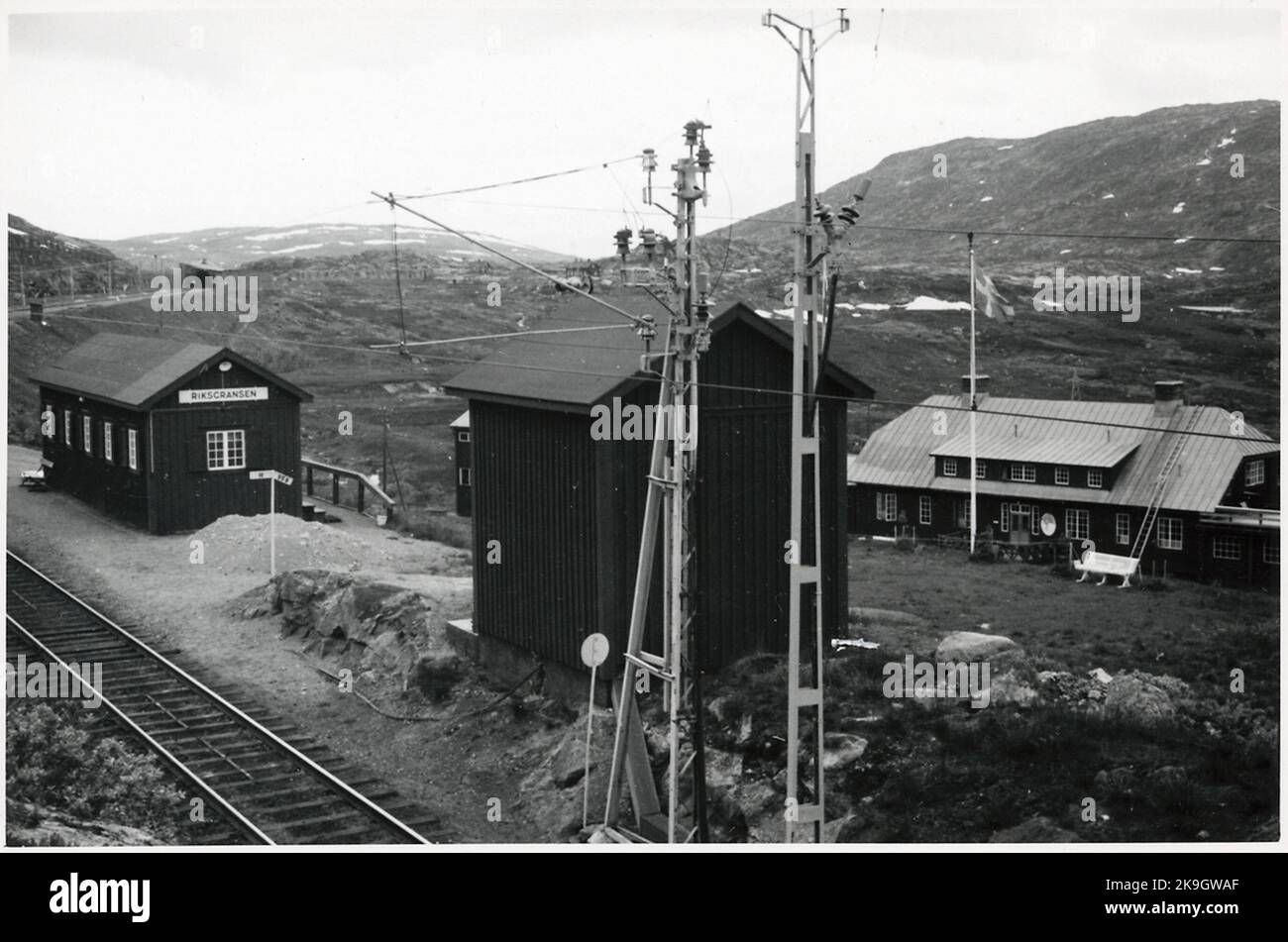 La stazione di confine nazionale e l'hotel turistico. Foto Stock