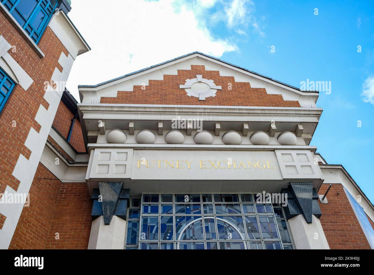 Londra - Ottobre 2022: Centro commerciale Putney Exchange a Putney sud-ovest di Londra Foto Stock