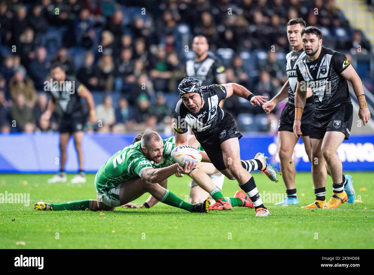 Leeds, Regno Unito. 28th ottobre 2022 - Coppa del mondo di rugby Nuova Zelanda vs Irlanda all'Headingley Stadium, Leeds, UK - Jahrome Hughes della Nuova Zelanda segna una prova Credit: Dean Williams/Alamy Live News Foto Stock