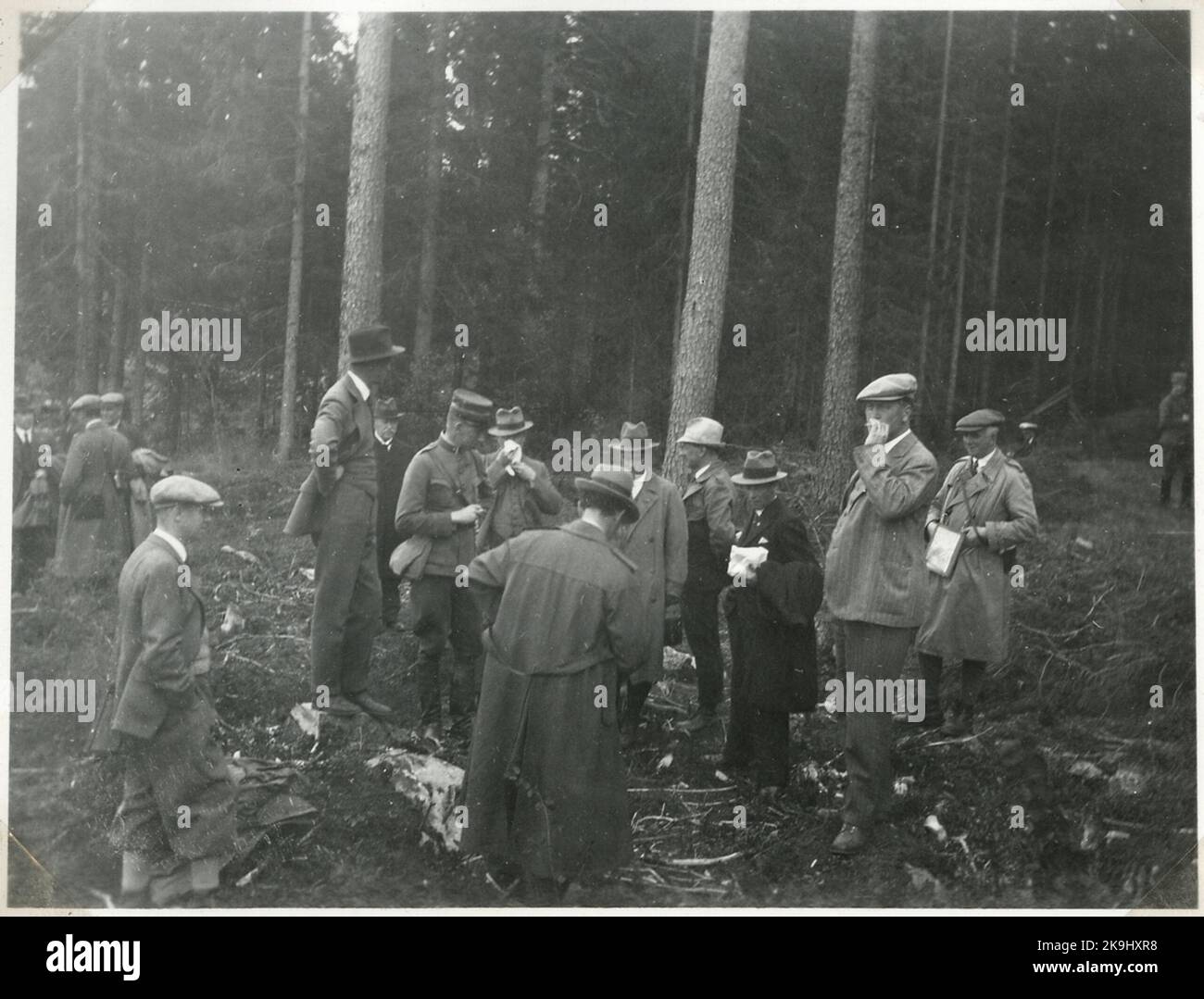 Bombardamento sulla ferrovia di Svartälv. Scambio di esperienze. Foto Stock