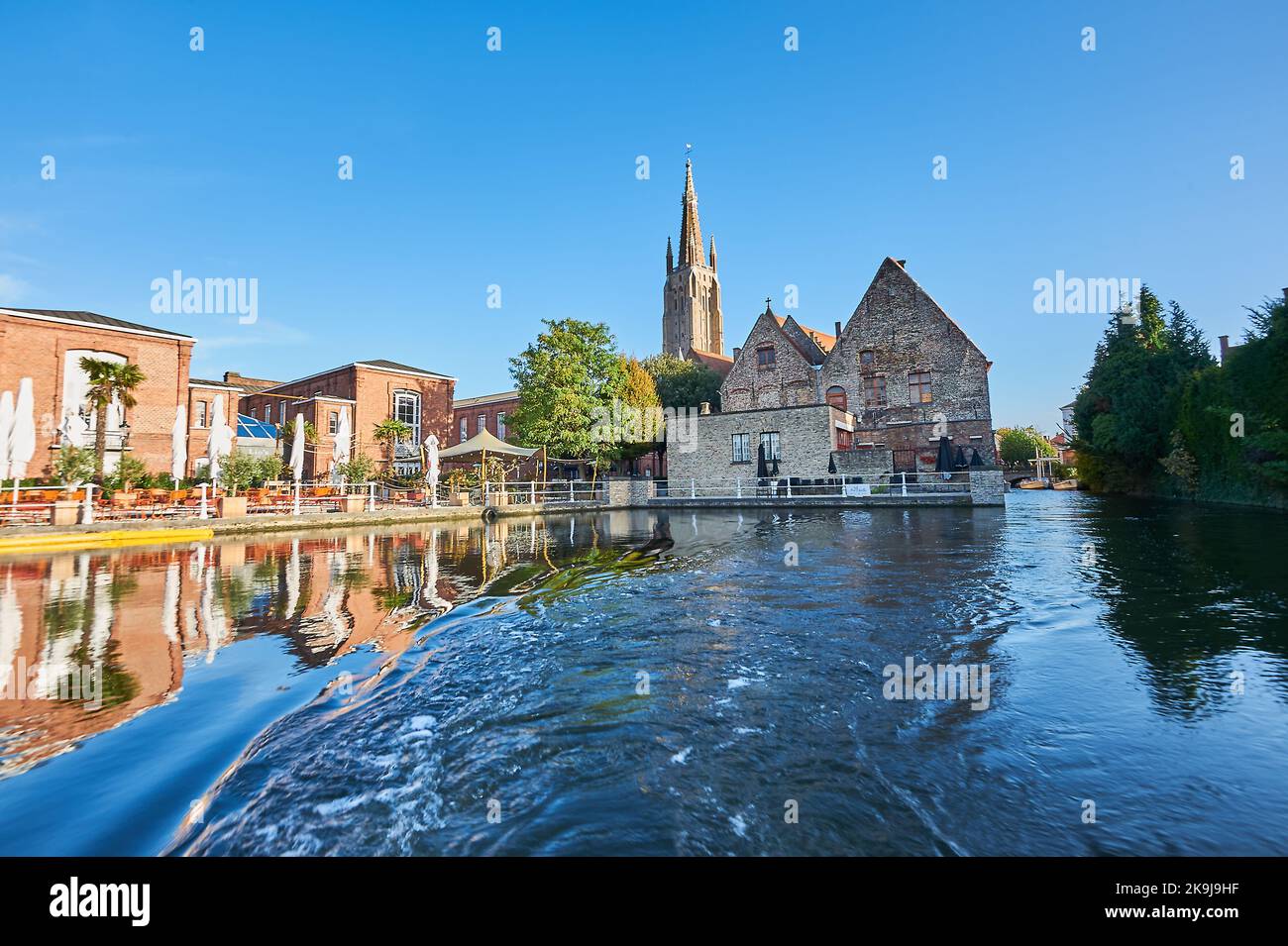 Autunno canale scena a Bruges, Belgio Foto Stock