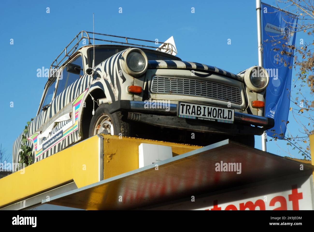 Trabi World, Zimmerstrasse, Mitte, Berlino, Germania. Foto Stock