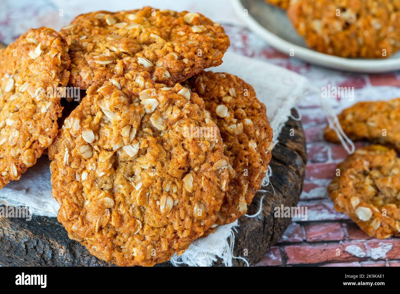 Biscotti Anzac - tradizionale farina d'avena dolce australiana e biscotti al cocco Foto Stock