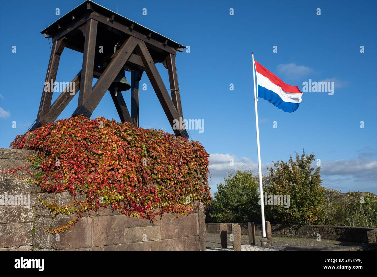Bloemendaal, Paesi Bassi - 10 ottobre 2022: Cimitero onorario per combattenti della resistenza giustiziato ad Amsterdam e nella duna di Bloemendaal. Autunno soleggiato Foto Stock
