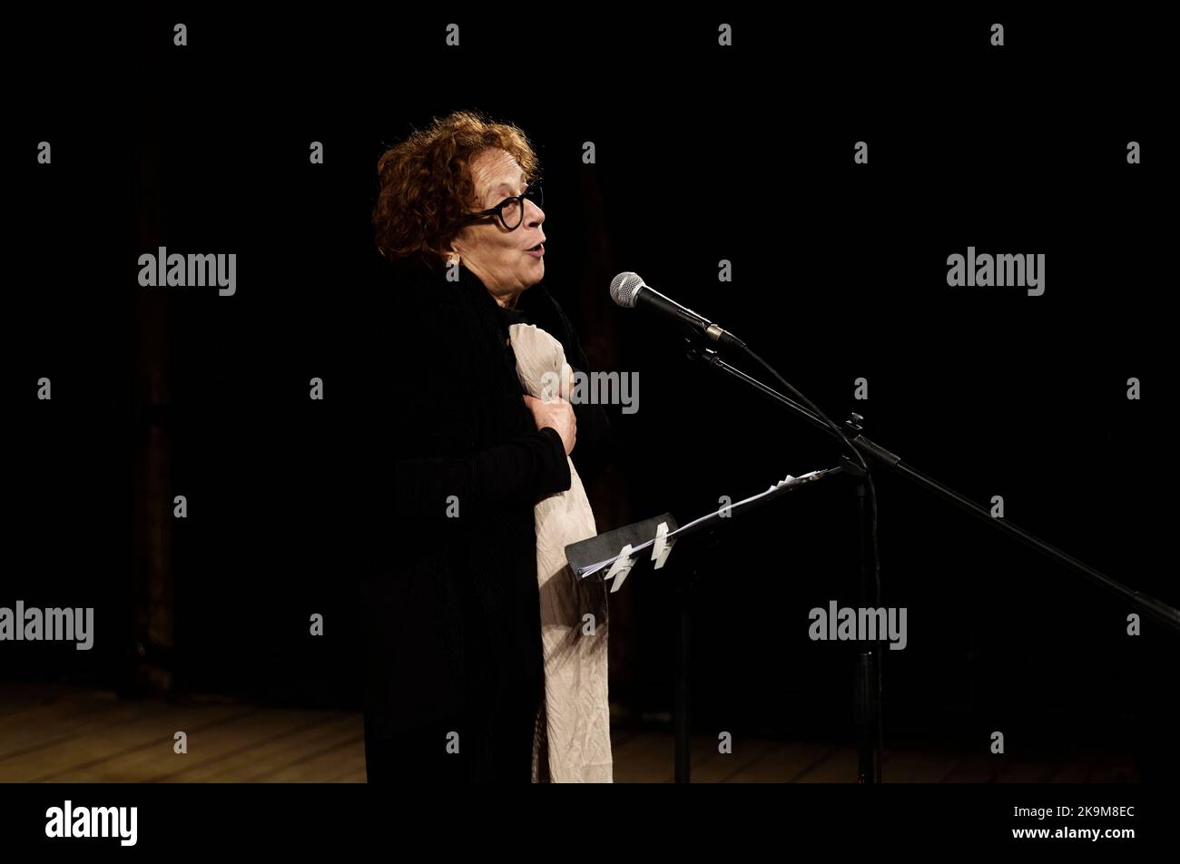 Paraloup (Cuneo), Italia. Luglio 26, 2018. L'attrice teatrale Laura Curino sul palco di Paraloup (Cuneo) Foto Stock