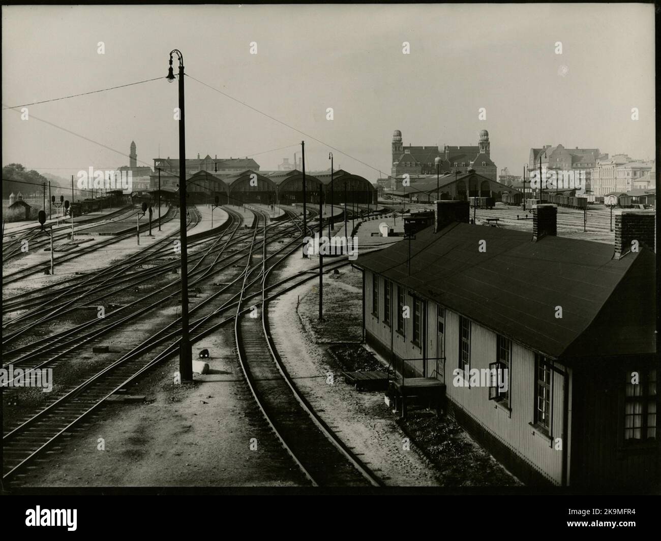 Cantiere personale a Malmö. Un cortile personale gestisce le autovetture e qui possono essere effettuate anche alcune operazioni di manutenzione e pulizia dei vagoni. Lo sviluppo del traffico ha inciso sui necessari ampliamenti e ammodernamenti. Nel corso degli anni 1931-1933, in concomitanza con l'elettrificazione, è stata effettuata una vasta espansione del Rangerbandgården, che è stato dotato di shiftsvall, una locomotiva per elettrosook e un voy di strada. Foto Stock