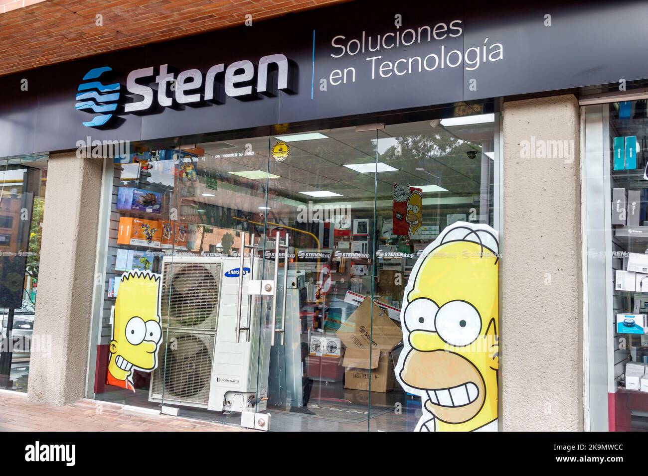 Bogota Colombia,El Chico Carrera 13,Steren elettronica di consumo connettività servizi negozi business business negozi mercato mercati marke Foto Stock