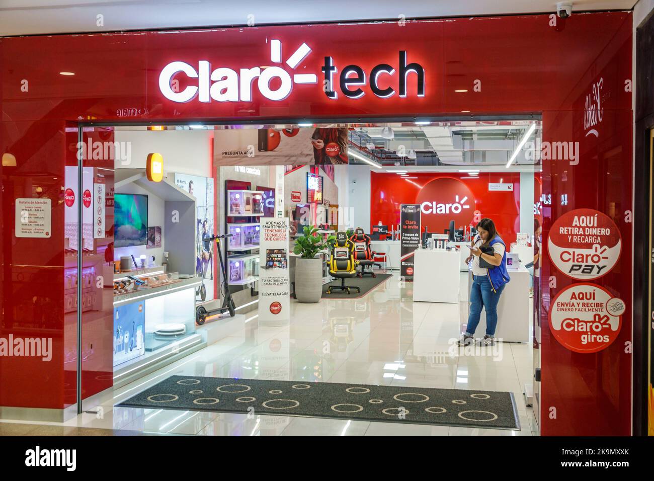 Bogota Colombia, Chapinero Centro commerciale Andino Shopping Mall interno, Claro-tech negozi business business negozi negozi mercati Foto Stock