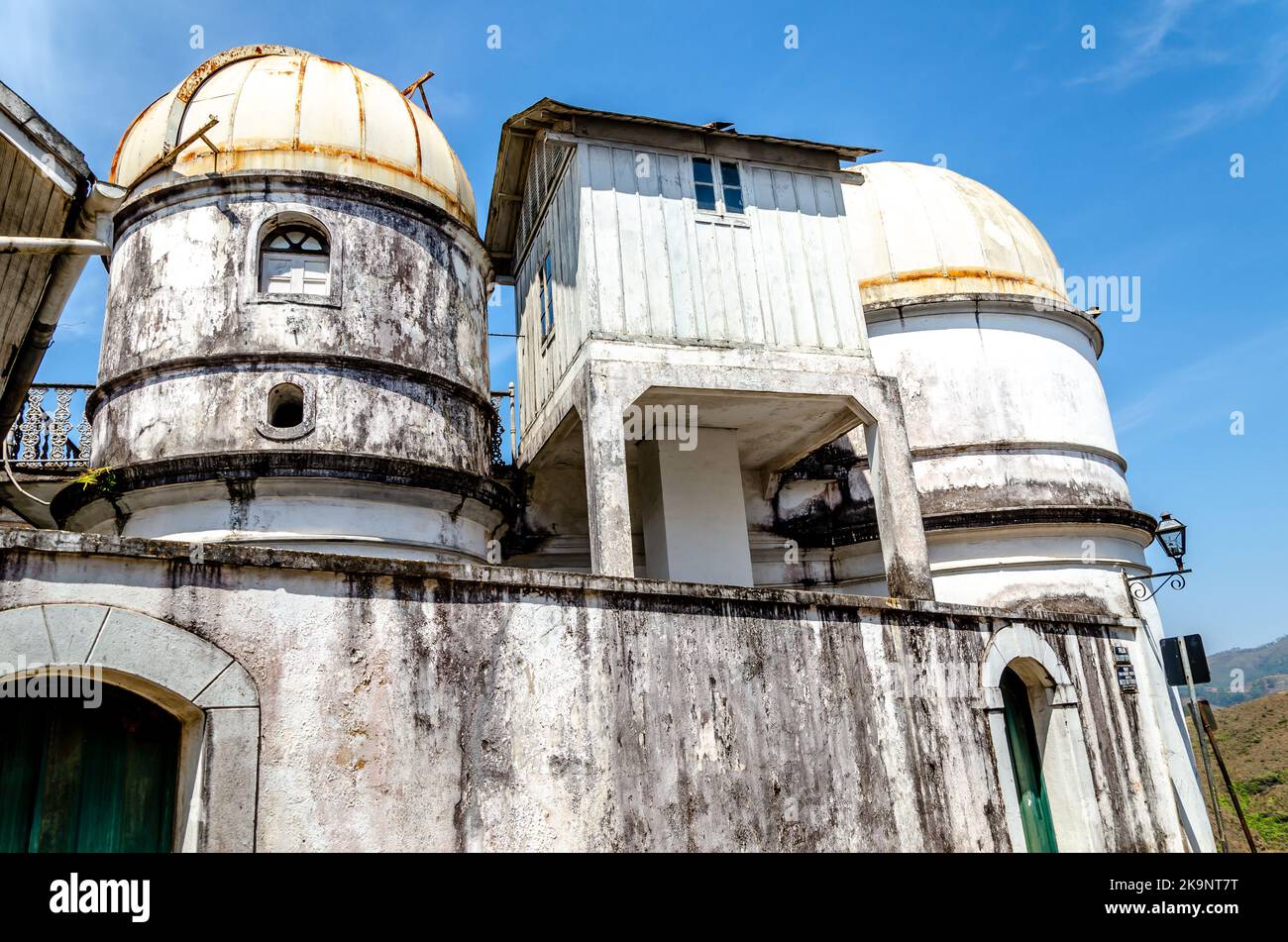 OURO PRETO , BRASILE ; 9 DICEMBRE 2020 ; costruzione abbandonata e trascurata dell'Osservatorio Astronomico di Ouro Preto, Minas Gerais, Brasile. Foto Stock