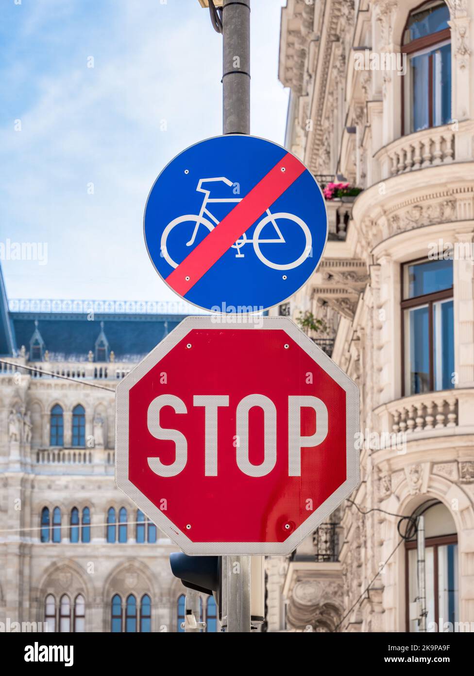 Nessun cartello stradale per le biciclette sulle strade di Vienna . Foto Stock