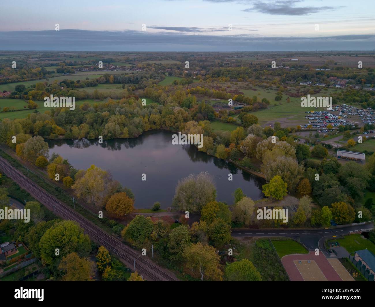 Una vista aerea del lago all'alba nel mercato di Needham, Suffolk UK Foto Stock