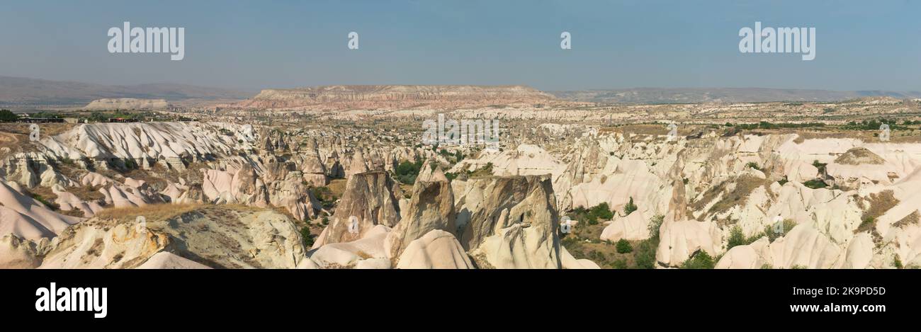 Vista panoramica aerea del Parco Nazionale della Cappadocia in Turchia, patrimonio dell'umanità dell'UNESCO Foto Stock
