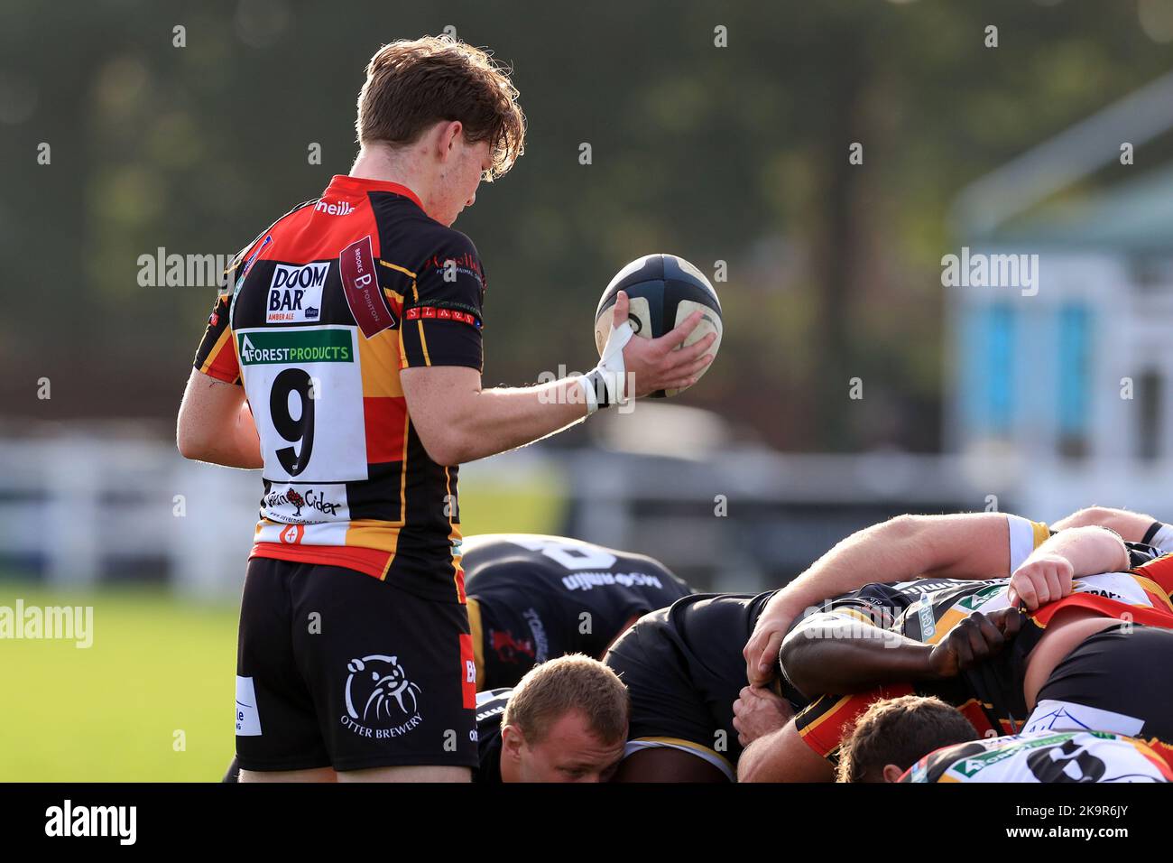 Mike Austin di Cinderford Rugby si prepara alla mischia durante la partita della National League inglese 1 tra Esher e Cinderford a Molesey Road, Hersham, Regno Unito, il 29 ottobre 2022. Foto di Carlton Myrie. Solo per uso editoriale, licenza richiesta per uso commerciale. Non è utilizzabile nelle scommesse, nei giochi o nelle pubblicazioni di un singolo club/campionato/giocatore. Credit: UK Sports Pics Ltd/Alamy Live News Foto Stock