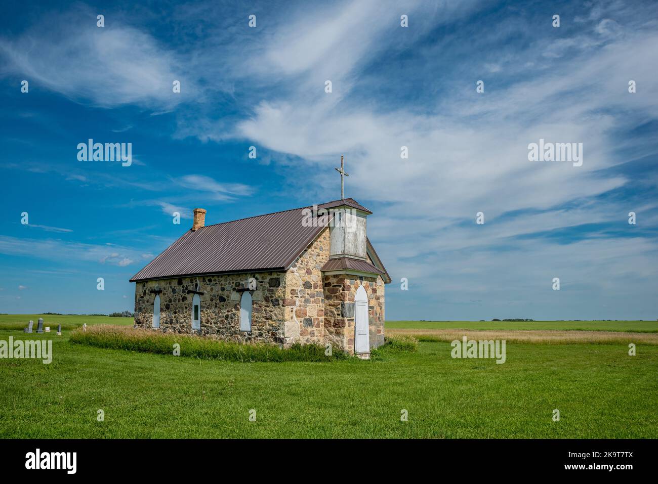 La vecchia chiesa di pietra fuori Abernethy, Saskatchewan, costruita nel 1892 interamente in pietra di campo Foto Stock